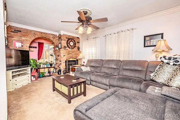 $255,000 | 209 Virginia Avenue, Crystal City, MO 63019
