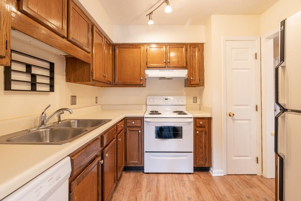2023 Trexler Court Raleigh, NC 27606 - Photo 7 of 30 Photo 7