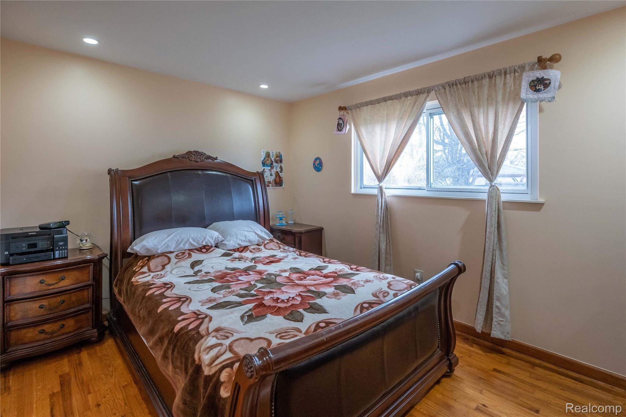 30017 Hayes Road Warren, MI 48088 - Photo 23 of 37 Hayes 30017-23.jpg