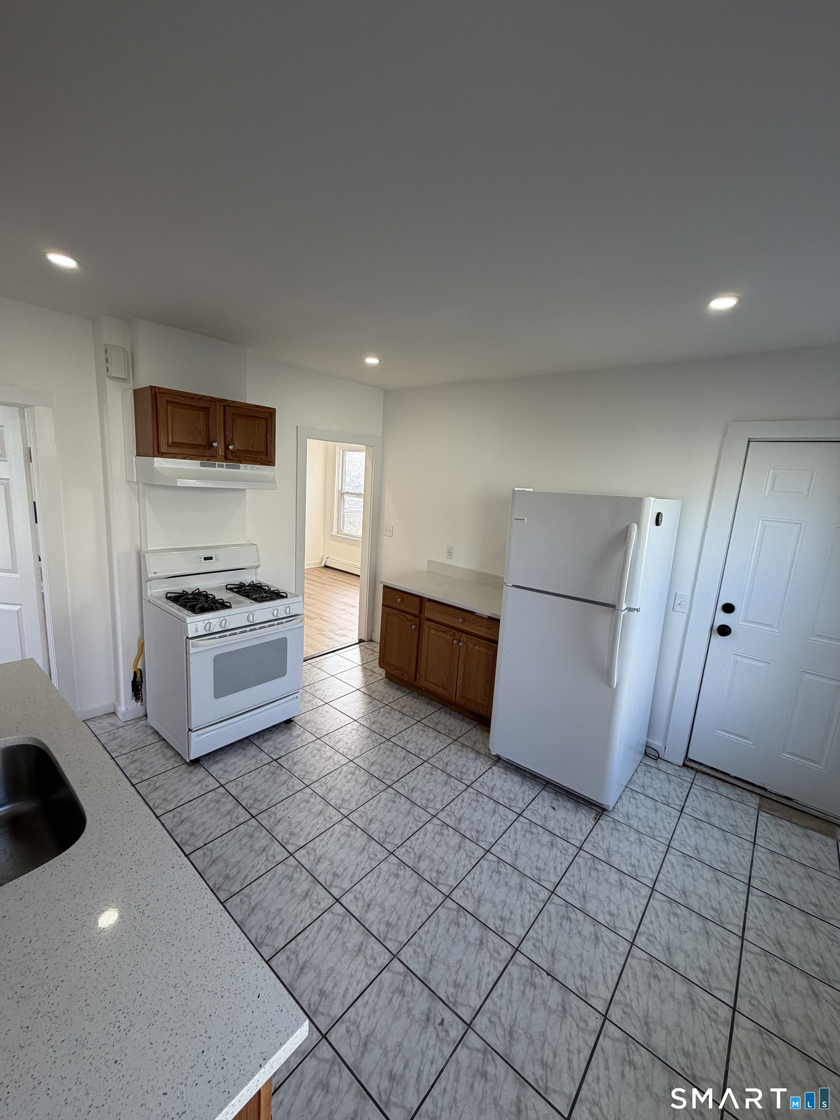 142 Cowles Street Bridgeport, CT 06607 - Photo 5 of 12