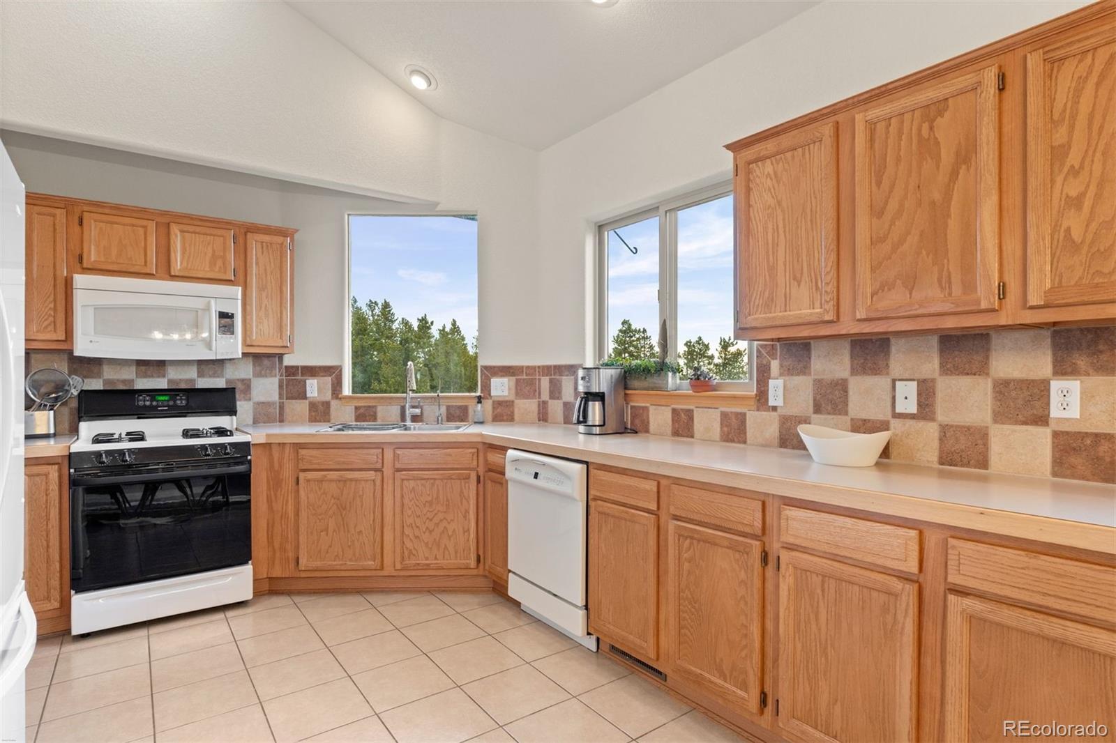 100 Apache Road Evergreen, CO 80439 - Photo 9 of 49