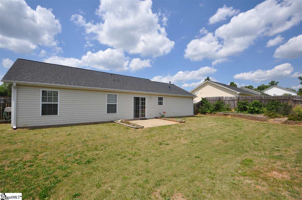 2002 Small Meadows Court Fountain Inn, SC 29644 - Photo 3 of 25 Gallery Image 3