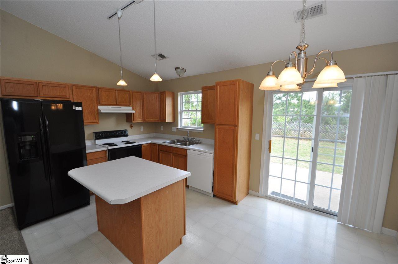 2002 Small Meadows Court Fountain Inn, SC 29644 - Photo 8 of 25 Gallery Image 8