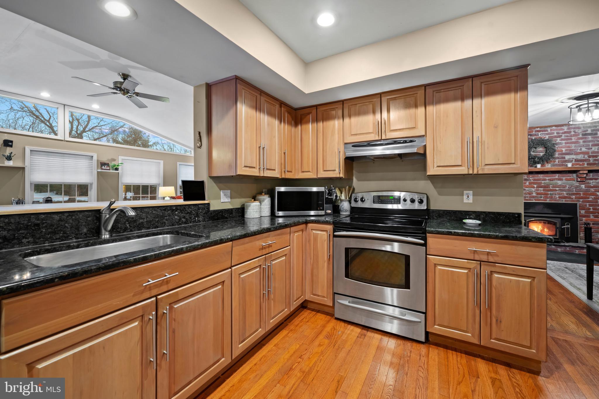 1501 Keystone Drive Hatfield, PA 19440 - Photo 24 of 45 Kitchen featuring a ceiling fan, stainless steel a