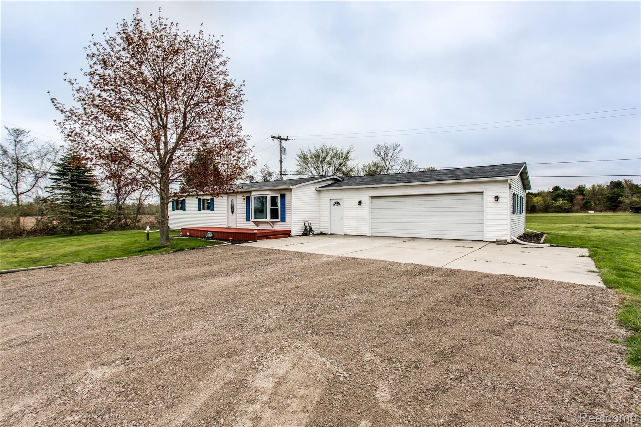 7384 Dian Road Lexington, MI 48450 - Photo 2 of 24 Wide Driveway with 2 Car Garage.jpg