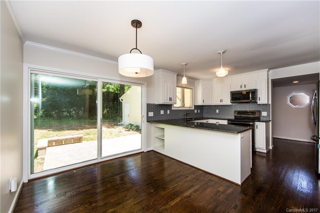 737 Lochridge Road Charlotte, NC 28209 - Photo 4 of 24