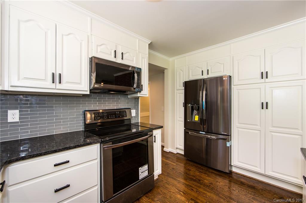 737 Lochridge Road Charlotte, NC 28209 - Photo 5 of 24