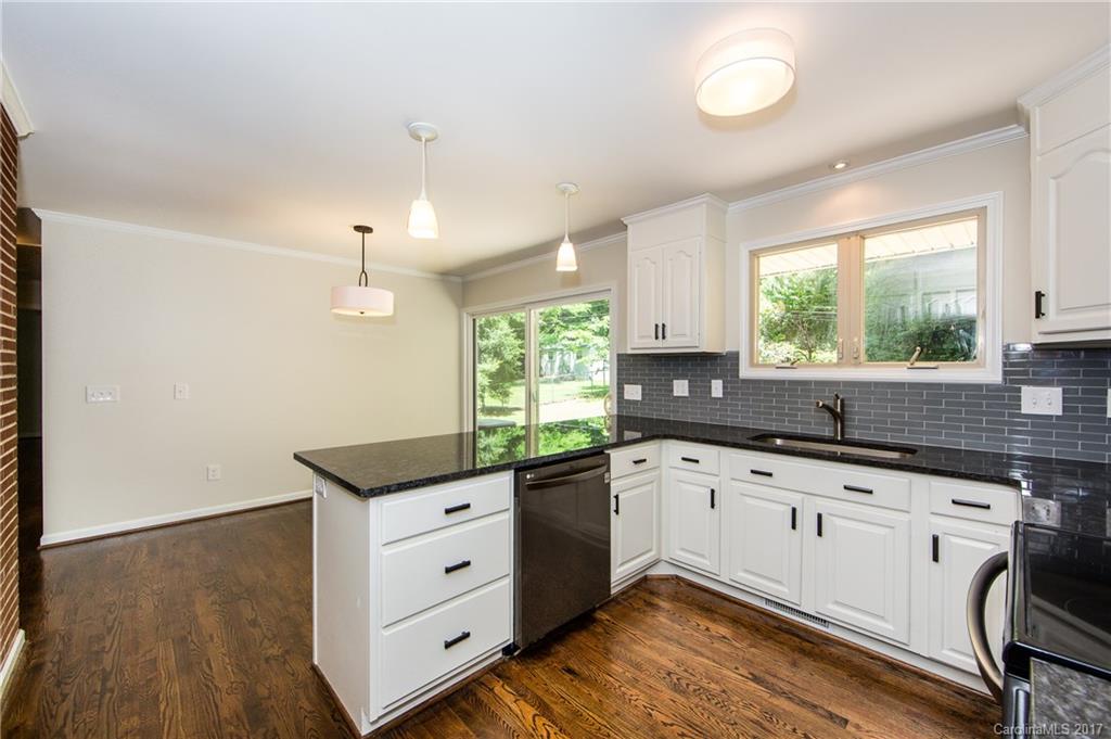 737 Lochridge Road Charlotte, NC 28209 - Photo 6 of 24
