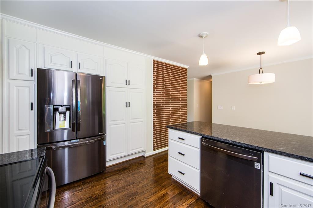 737 Lochridge Road Charlotte, NC 28209 - Photo 7 of 24