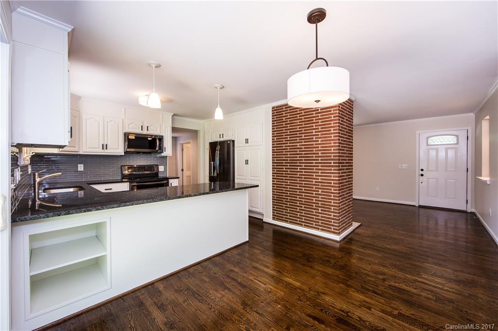 737 Lochridge Road Charlotte, NC 28209 - Photo 8 of 24