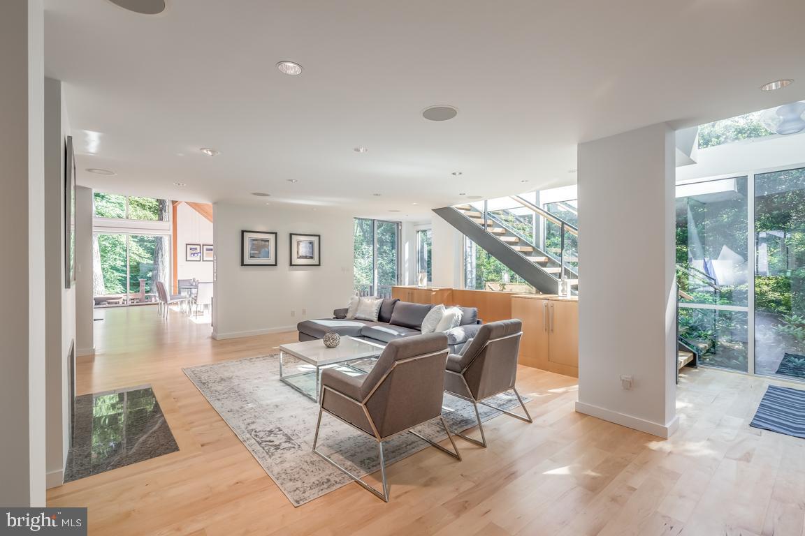 6575 Braddock Road Alexandria, VA 22312 - Photo 4 of 48