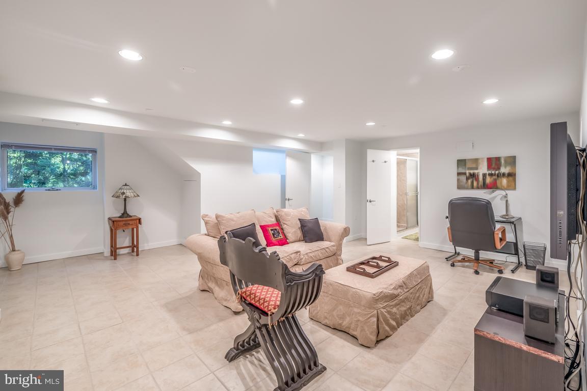 6575 Braddock Road Alexandria, VA 22312 - Photo 38 of 48