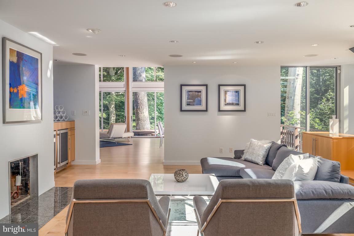 6575 Braddock Road Alexandria, VA 22312 - Photo 5 of 48