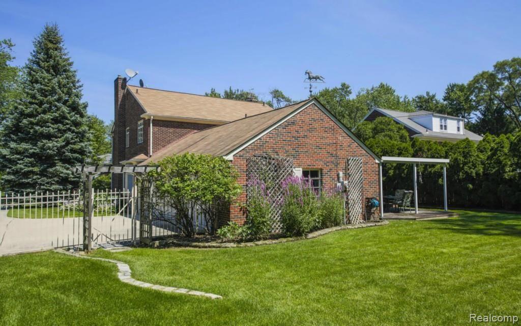 1021 Audubon Road Grosse Pointe, MI 48230 - Photo 17 of 18 30-photo-web-1680x1050-417240.jpg