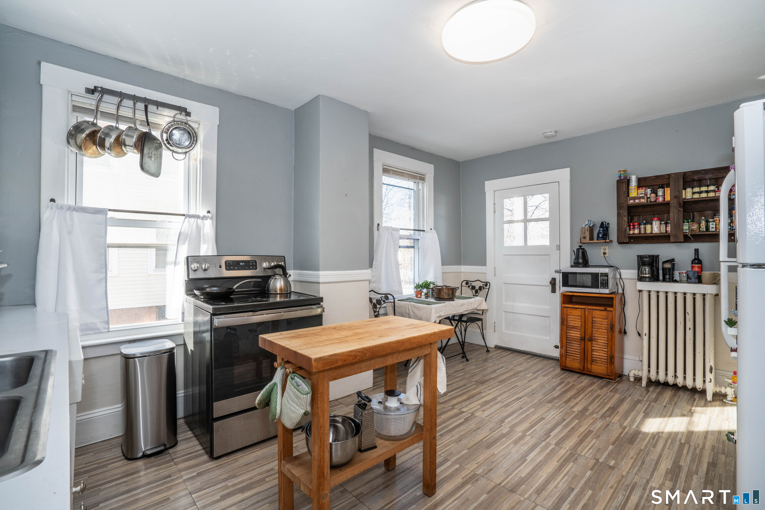 109 Grennan Road West Hartford, CT 06107 - Photo 13 of 40