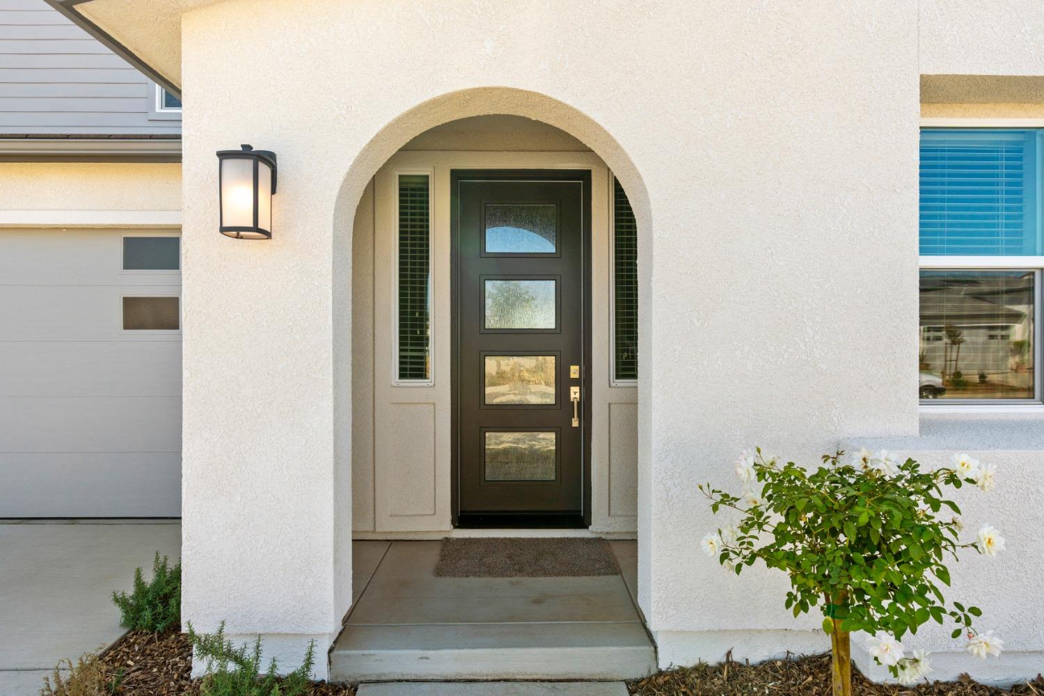 600 Traverse Drive Madera, CA 93636 - Photo 4 of 31 a front view of a house