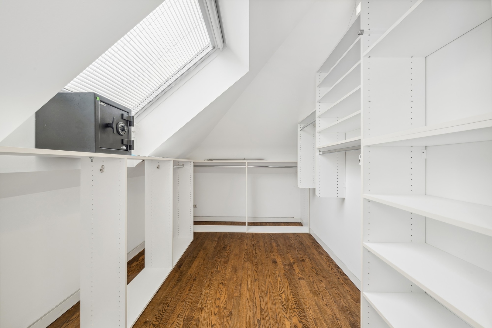 535 North Mayflower Road, Unit D Lake Forest, IL 60045 - Photo 14 of 25 a view of walk in closet with empty racks