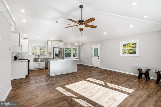 $3,200 | 4925 Church Road, Mount Laurel, NJ 08054