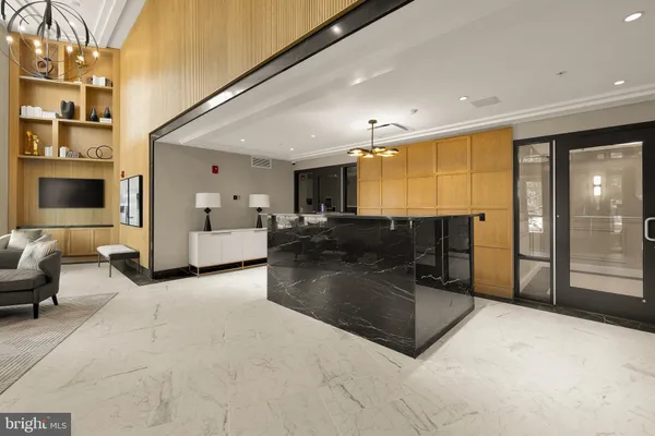 $1,899,900 | 6718 Lowell Avenue, Unit PH906, McLean, VA 22101