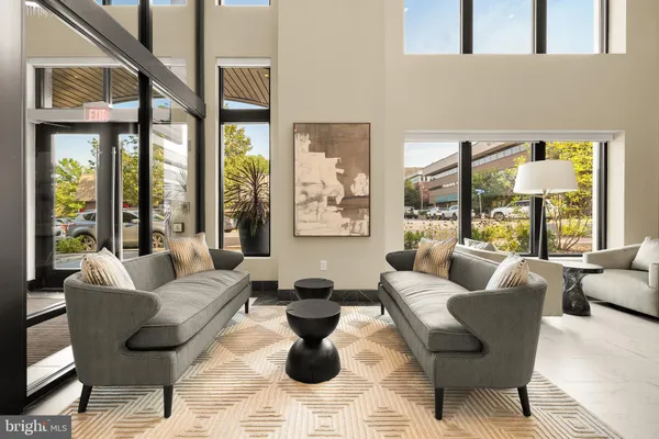 $1,899,900 | 6718 Lowell Avenue, Unit PH906, McLean, VA 22101