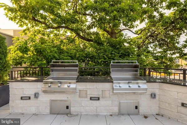 $1,899,900 | 6718 Lowell Avenue, Unit PH906, McLean, VA 22101