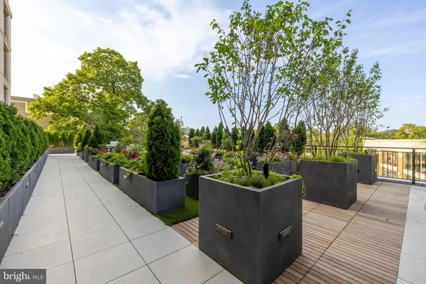 $1,899,900 | 6718 Lowell Avenue, Unit PH906, McLean, VA 22101