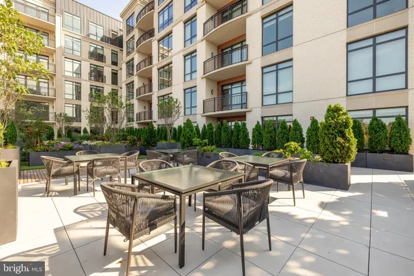 $1,899,900 | 6718 Lowell Avenue, Unit PH906, McLean, VA 22101