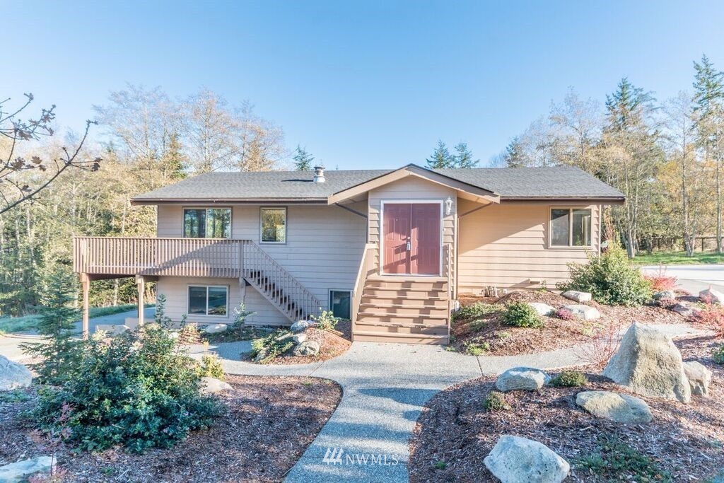 3170 North Heller Road Oak Harbor, WA 98277 - Photo 2 of 25 Gallery Image 2