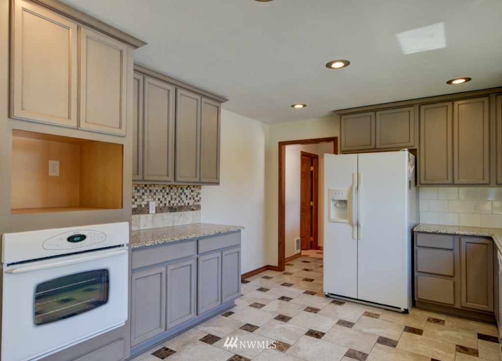 3170 North Heller Road Oak Harbor, WA 98277 - Photo 7 of 25 Gallery Image 7
