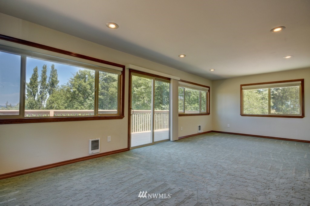 3170 North Heller Road Oak Harbor, WA 98277 - Photo 9 of 25 Gallery Image 9