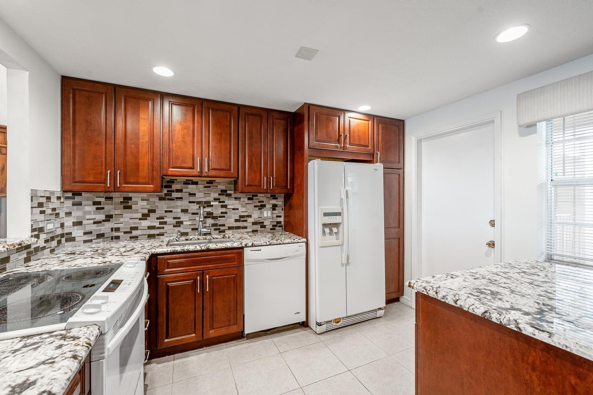 3091 North Course Drive, Unit 406 Pompano Beach, FL 33069 - Photo 5 of 27 Photo 5
