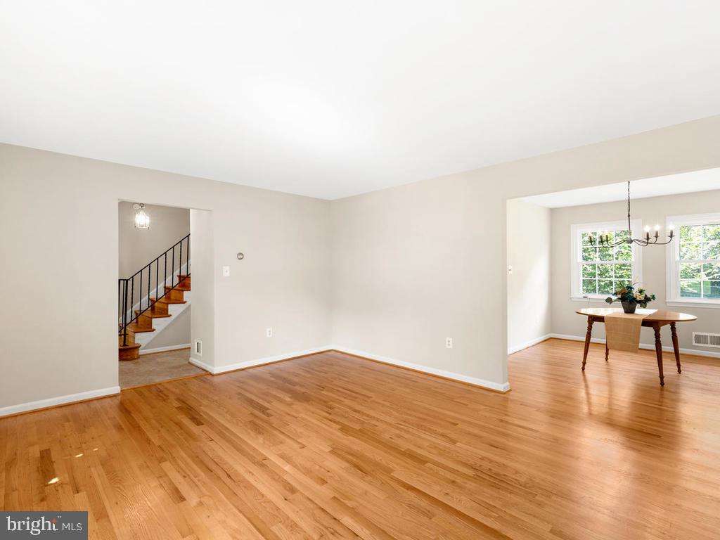 2000 Cradock Street Silver Spring, MD 20905 - Photo 5 of 44