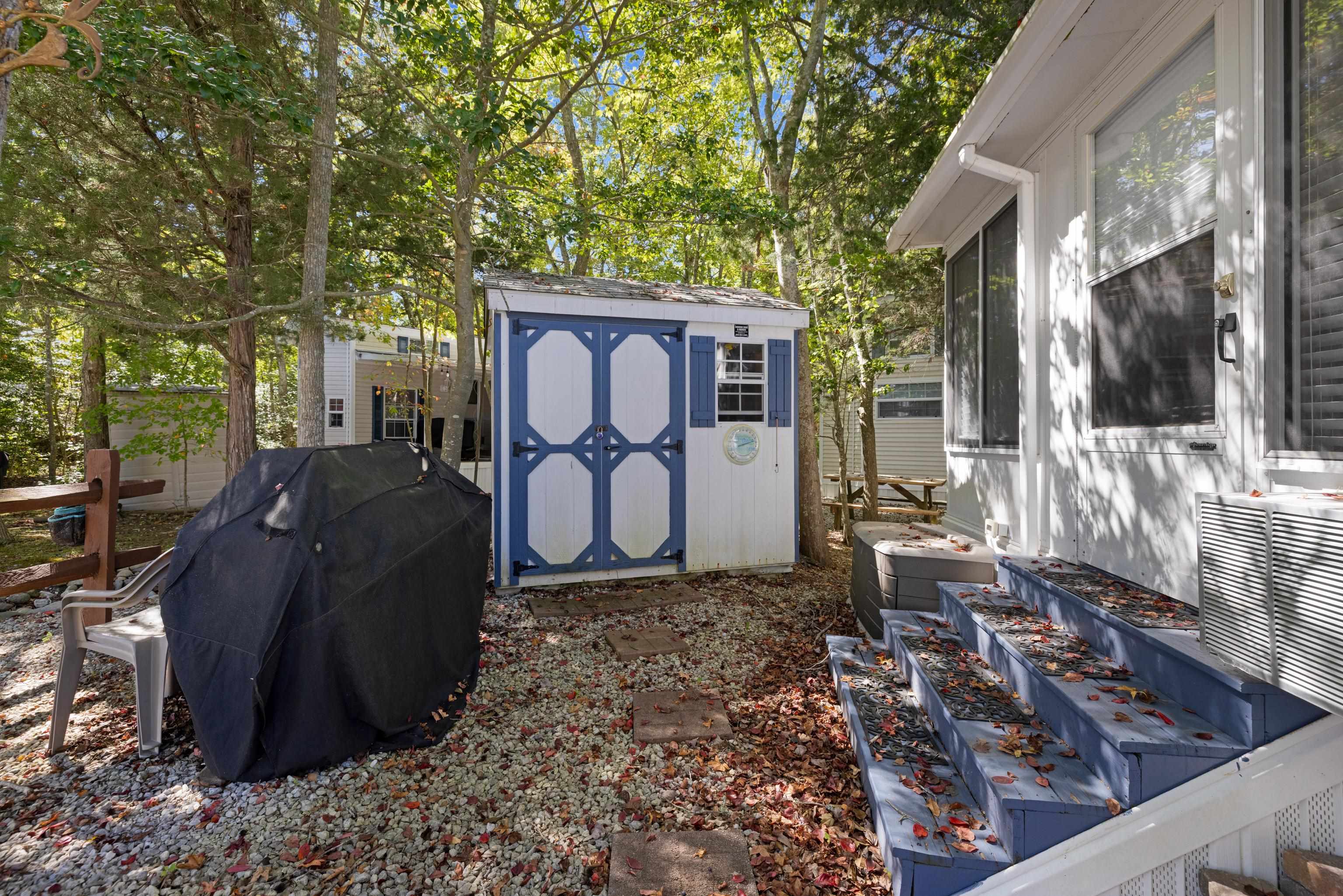 709 Rt 9 S, Unit 384 Cape May, NJ 08204 - Photo 4 of 22 a front view of a house with garden