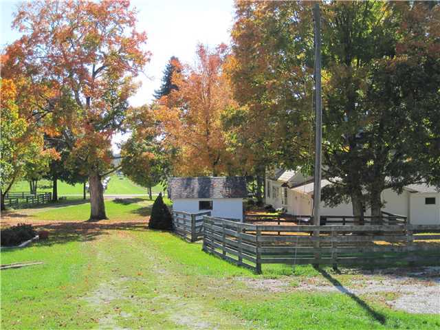 3708 Raccoon Valley Road Granville, OH 43023 - Photo 2 of 25