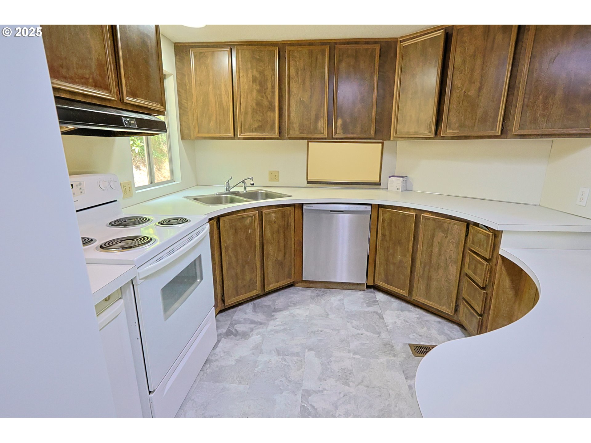 60272 Acme Lane Coos Bay, OR 97420 - Photo 17 of 48