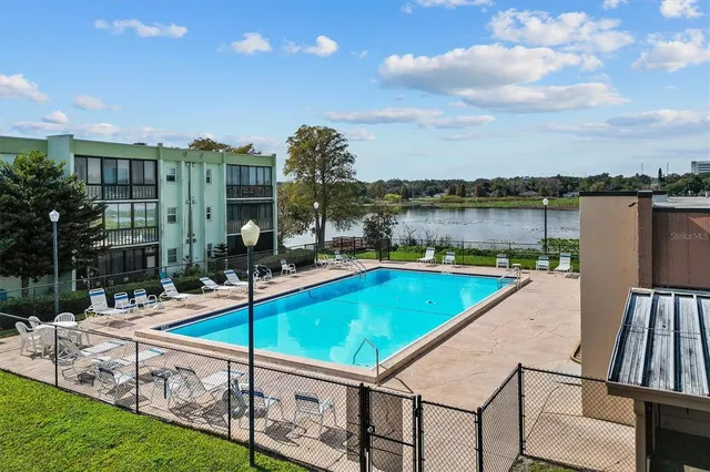 $80,000 | 1130 North Lake Parker Avenue, Unit E336, Lakeland, FL 33805