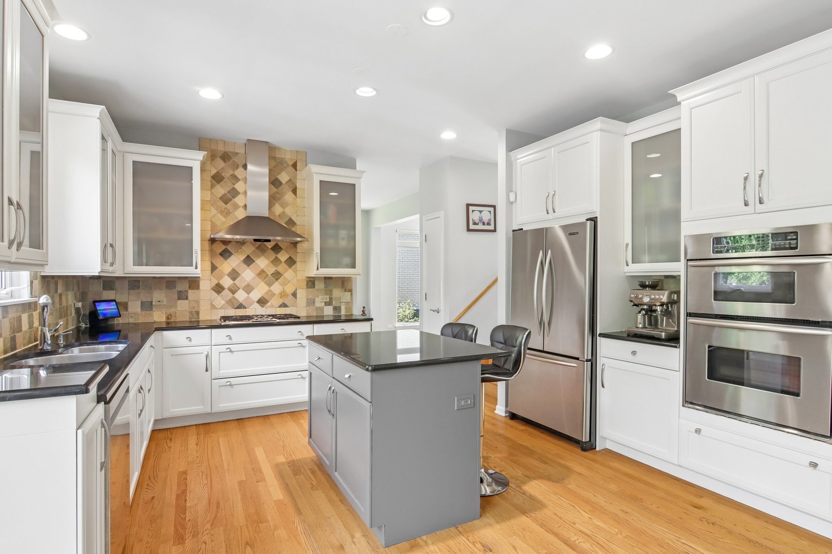 42 Holabird Loop Highwood, IL 60040 - Photo 12 of 53