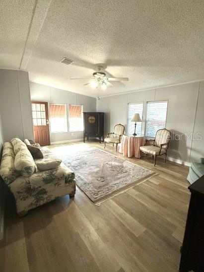 1001 Starkey Road, Unit 468 Largo, FL 33771 - Photo 6 of 32 Gallery Image 6