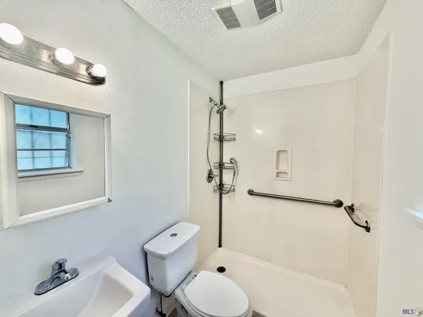 $1,400 | 8846 Metairie Drive, Baton Rouge, LA 70810