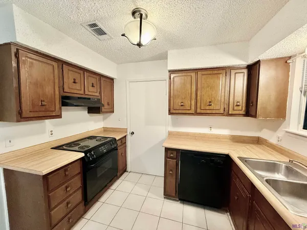 $1,400 | 8846 Metairie Drive, Baton Rouge, LA 70810