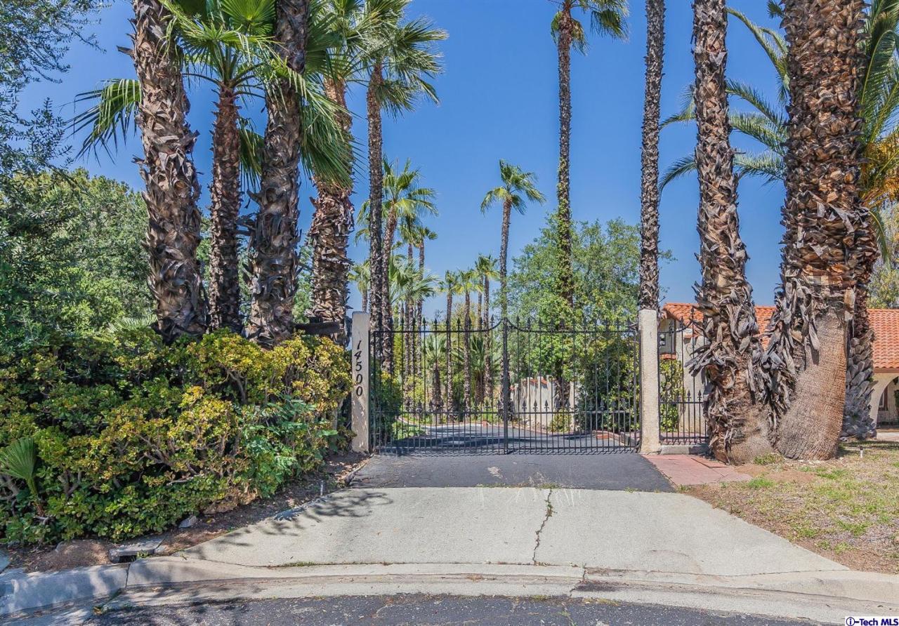 14500 Viewcrest Drive Riverside, CA 92503 - Photo 1 of 36 Primary Photo