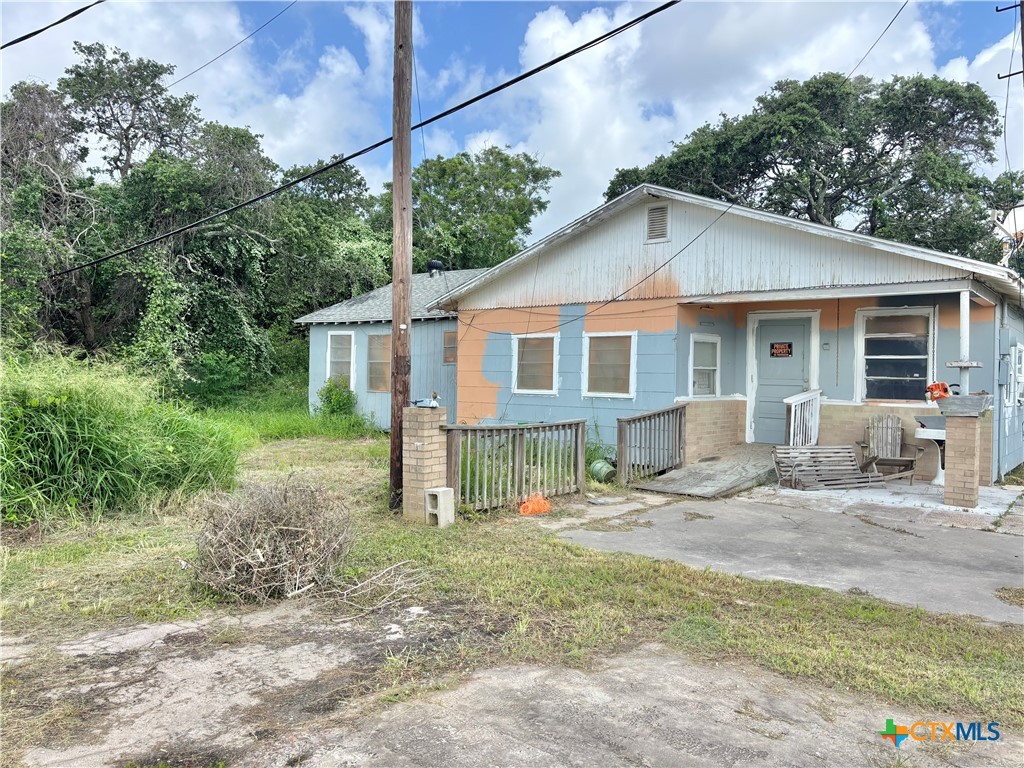 209 7th Street Port O'Connor, TX 77982 - Photo 3 of 11
