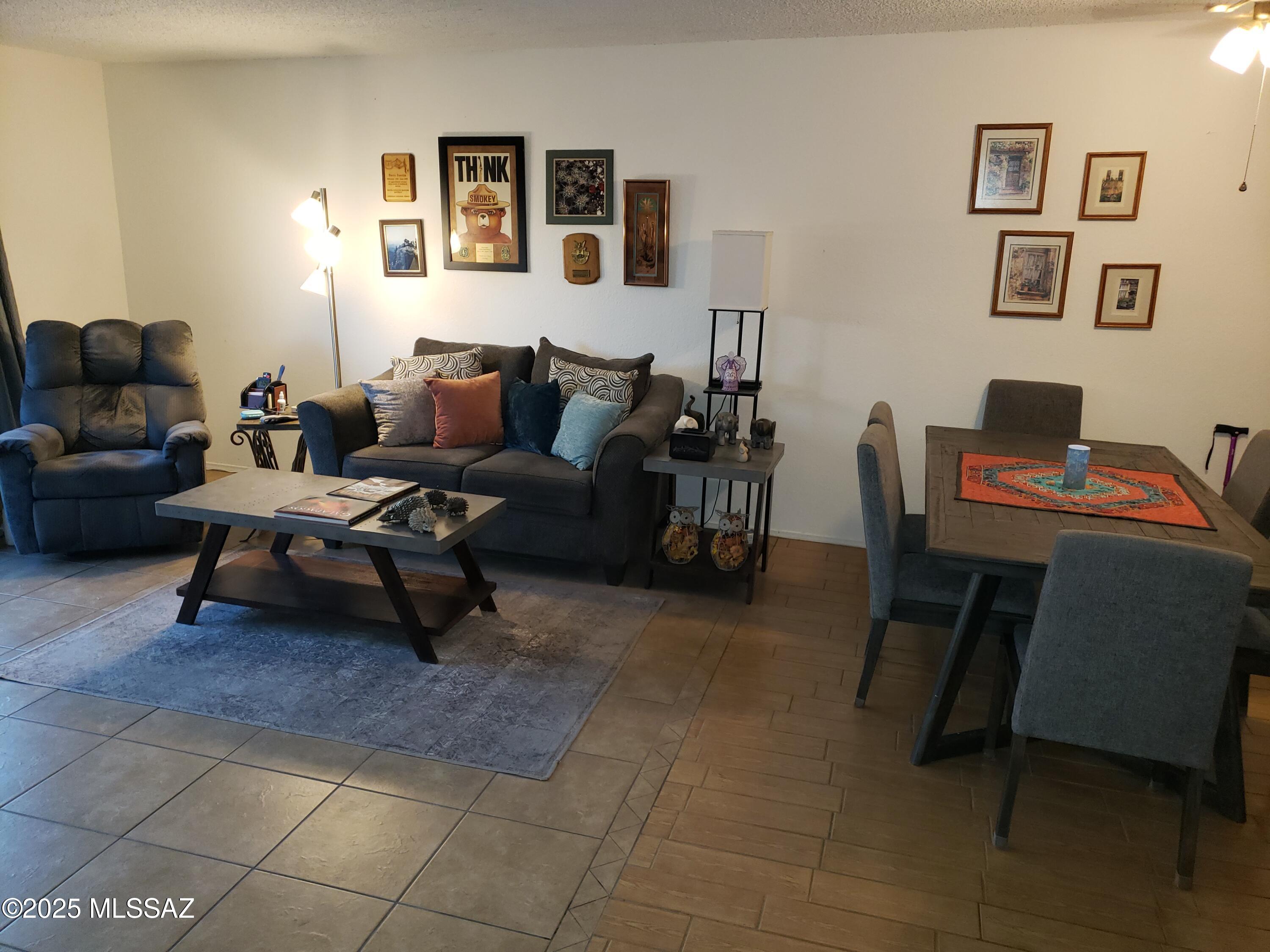 982 South Pantano Road Tucson, AZ 85710 - Photo 4 of 13 Gallery Image 4