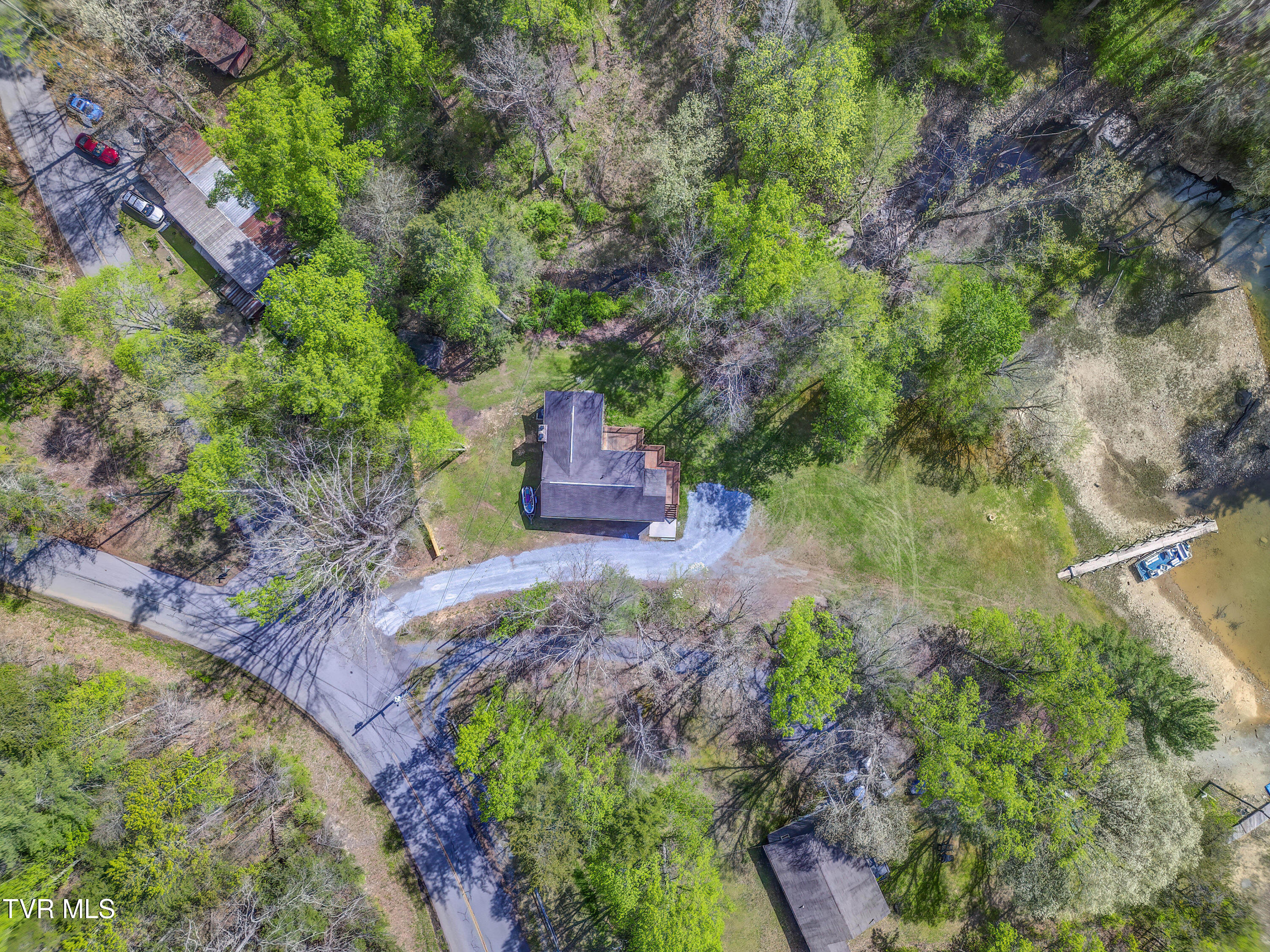 308 Friendship Road Bristol, TN 37620 - Photo 23 of 47 308 Friendship Rd (23)