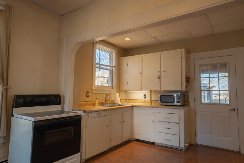 111 Pool Street Biddeford, ME 04005 - Photo 11 of 24 DSC06571-HDR