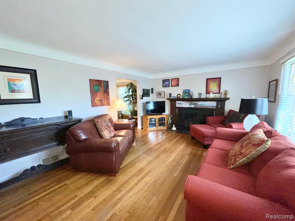 2826 Bamlet Road Royal Oak, MI 48073 - Photo 4 of 25 Gallery Image 4