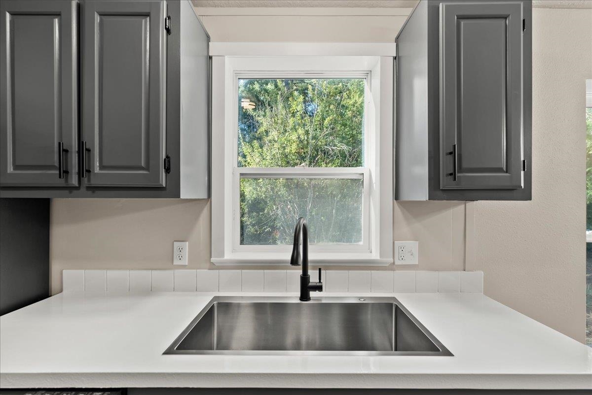 5872 East Allen Road Elk, WA 99009 - Photo 15 of 33