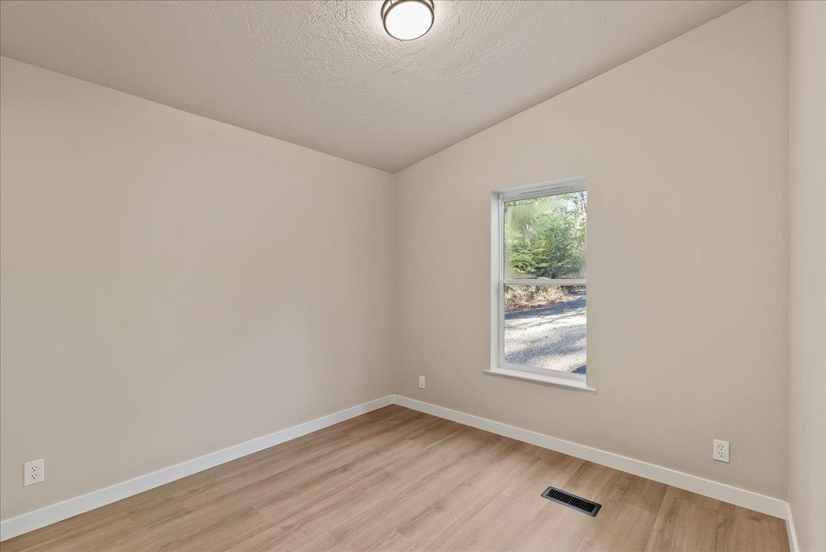 5872 East Allen Road Elk, WA 99009 - Photo 22 of 33