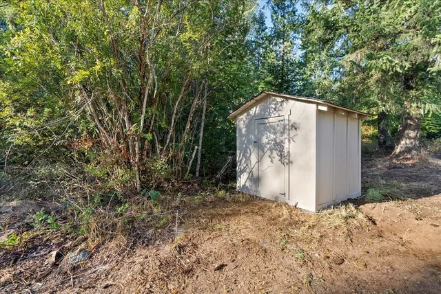 $390,000 | 5872 East Allen Road, Elk, WA 99009