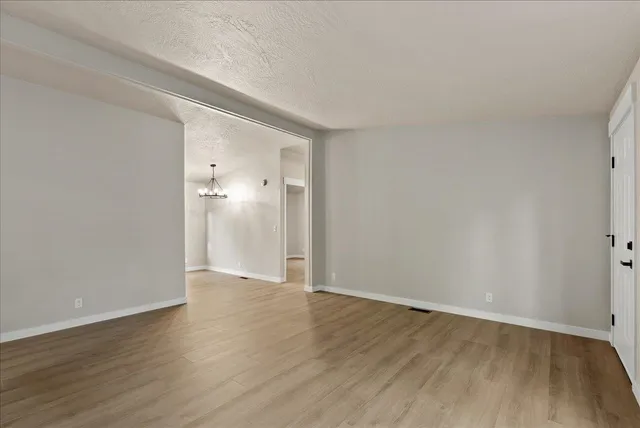 $390,000 | 5872 East Allen Road, Elk, WA 99009